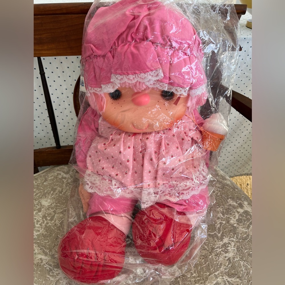 Ice Cream Doll Girl Yarn Hair 23” Cone Necklace J Shin Co Plastic Vintage 80s